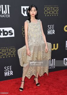 Hoyeon feet photo thumbnail