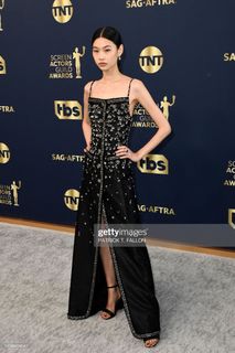 Hoyeon feet photo thumbnail