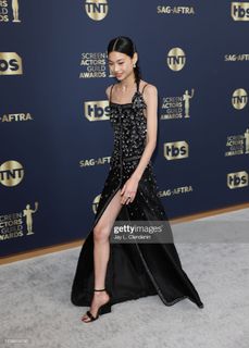 Hoyeon feet photo thumbnail