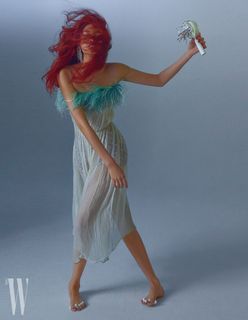 Hoyeon feet photo thumbnail