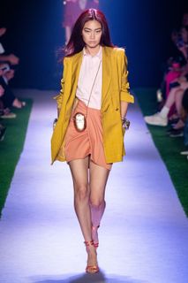 Hoyeon feet photo thumbnail