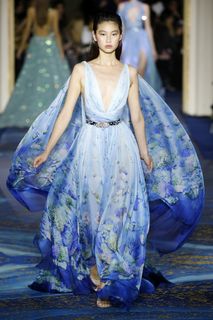 Hoyeon feet photo thumbnail