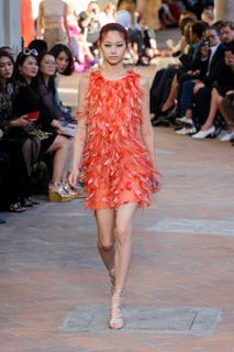 Hoyeon feet photo thumbnail