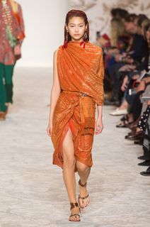 Hoyeon feet photo thumbnail