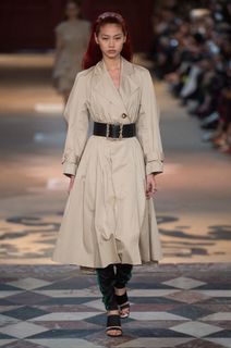 Hoyeon feet photo thumbnail