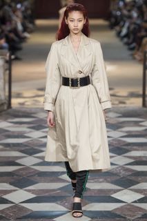 Hoyeon feet photo thumbnail