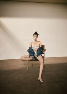 Hoyeon feet photo 13