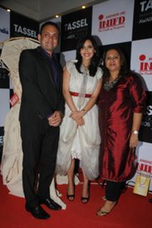Hrishitaa Bhatt feet photo 7