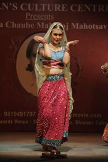 Hrishitaa Bhatt feet photo 4