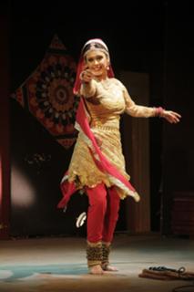 Hrishitaa Bhatt feet photo 3