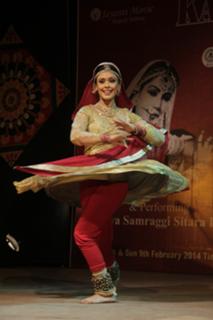 Hrishitaa Bhatt feet photo 20