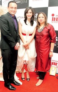 Hrishitaa Bhatt feet photo 13