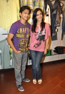 Hrishitaa Bhatt feet photo 18