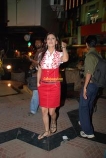 Hrishitaa Bhatt feet photo 12
