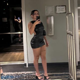 Huda Mustafa feet photo thumbnail