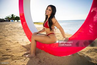 Huda Mustafa feet photo thumbnail