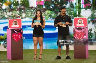 Huda Mustafa feet photo thumbnail