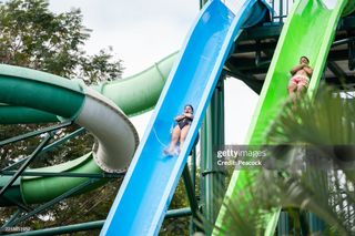 Huda Mustafa feet photo thumbnail