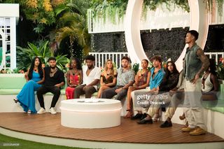 Huda Mustafa feet photo thumbnail