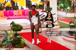 Huda Mustafa feet photo thumbnail