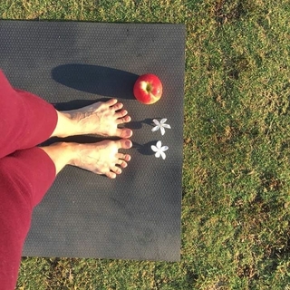 Hudson Leick feet photo 18