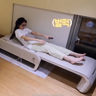 Huh Yun-jin feet photo thumbnail