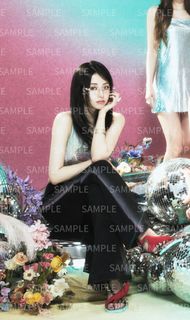 Huh Yun-jin feet photo thumbnail