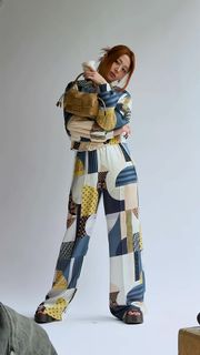 Huh Yun-jin feet photo thumbnail