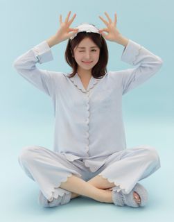Huh Yun-jin feet photo 20