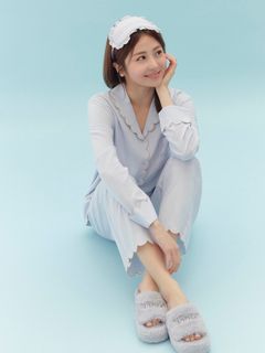 Huh Yun-jin feet photo 19