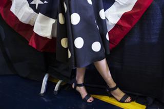 Huma Abedin feet photo 20