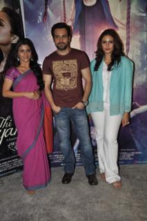 Huma Qureshi feet photo thumbnail