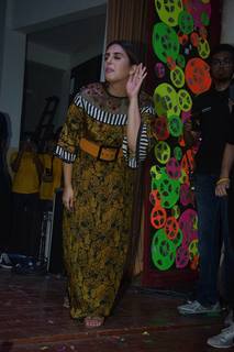 Huma Qureshi feet photo thumbnail