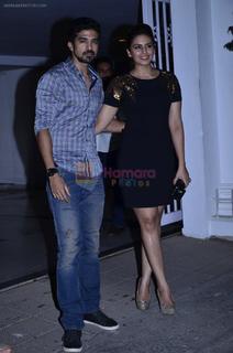Huma Qureshi feet photo thumbnail