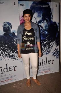Huma Qureshi feet photo thumbnail