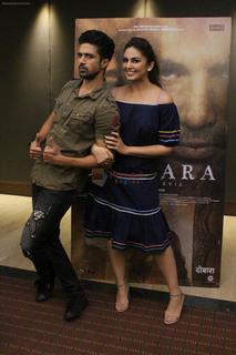 Huma Qureshi feet photo thumbnail