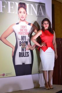 Huma Qureshi feet photo thumbnail