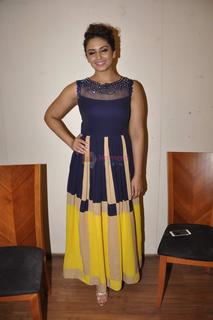 Huma Qureshi feet photo thumbnail