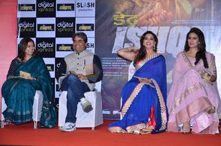 Huma Qureshi feet photo thumbnail