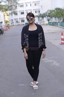 Huma Qureshi feet photo thumbnail
