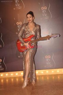Huma Qureshi feet photo thumbnail