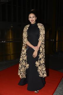 Huma Qureshi feet photo thumbnail