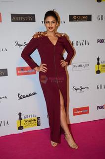 Huma Qureshi feet photo thumbnail