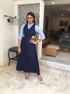 Huma Qureshi feet photo thumbnail