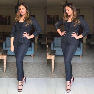 Huma Qureshi feet photo thumbnail