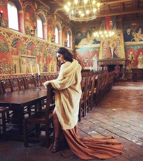 Huma Qureshi feet photo thumbnail