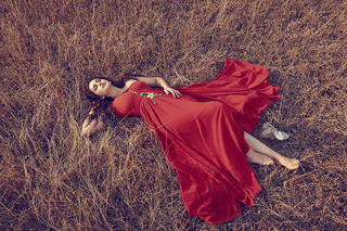 Huma Qureshi feet photo thumbnail
