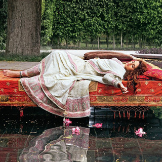 Huma Qureshi feet photo thumbnail