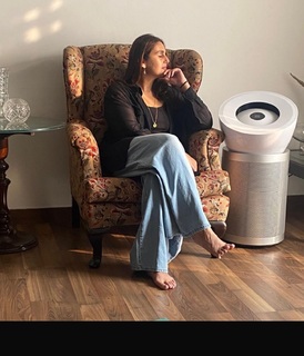 Huma Qureshi feet photo thumbnail