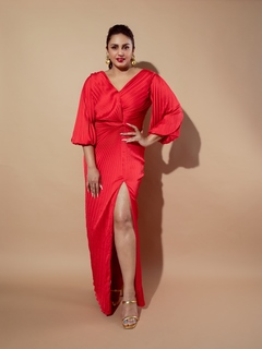 Huma Qureshi feet photo thumbnail